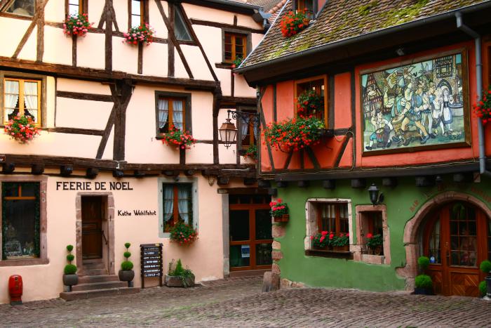 route-des-vins-d'Alsace-atmosphère-typique-village-d'Alsace