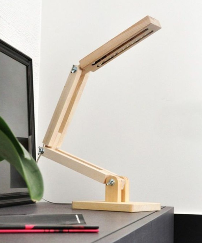 0-lampe-de-bureau-articulée-en-bois-clair-design-chic-en-bois-clair-lampes-de-bureau