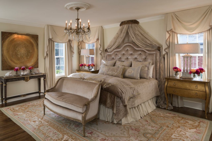 9.idée-de-déco-chambre-adulte-vintage-style-victorien-luste-grand-lit-canapé-belles rideaix