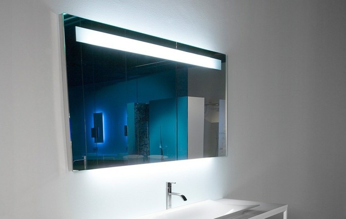bandeau-lumineux-salle-de-bain-bandeau-éclairant-salle-de-bain-avec-miroir-éclairant