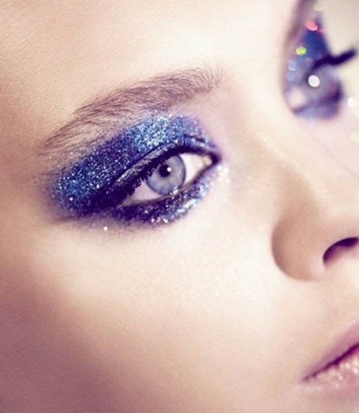 belle-idée-pour-le-maquillage-nouvel-an-cool-yeux-bleus