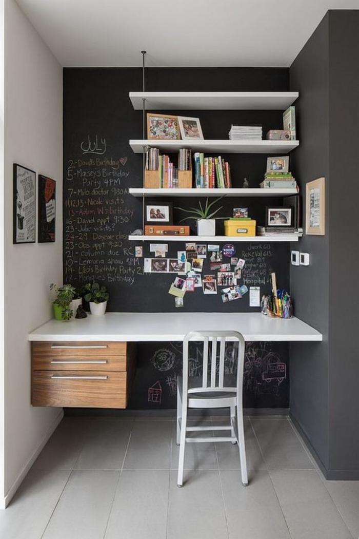 bureau-design-aménager-petit-office-étagères-murales-blanches