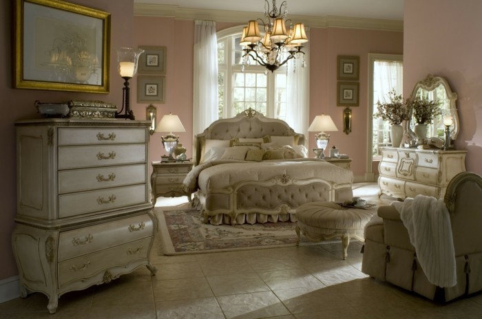 chambre-vintage-déco-chambre-vintage-murs-en-rose-lustre-somptueux-large-lit-princesse-meubles-vintage