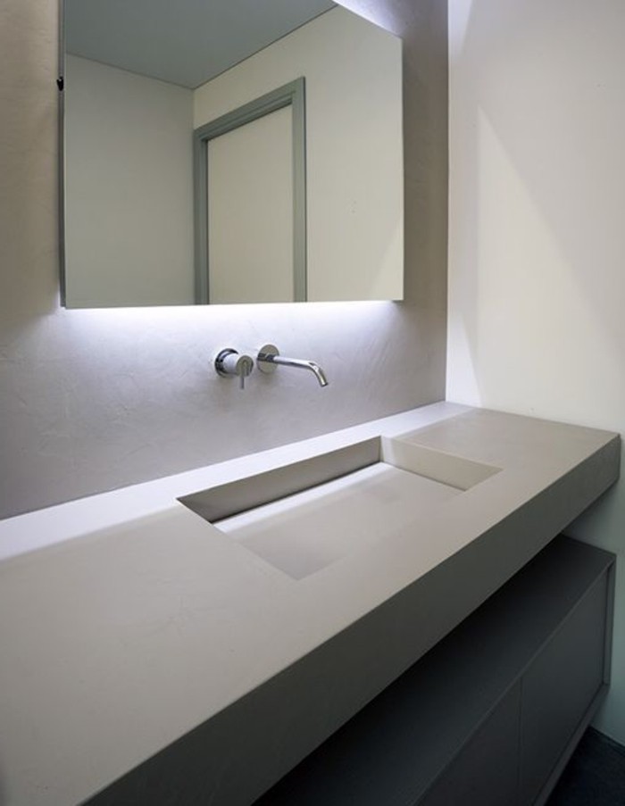 comment-choisir-le-bon-eclairage-salle-de-bain-miroir-grossant-salle-de-bain