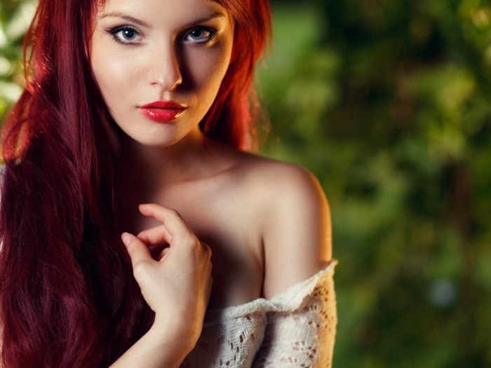 couleur-de-cheveux-rouge-foncé-cool-red-hot-plus-clair