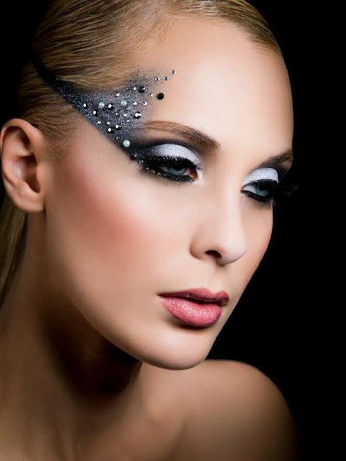 jolie-femme-maquillage-de-noel-idée-make-up