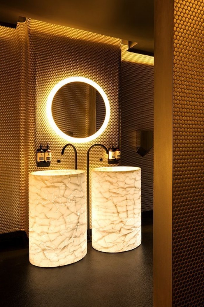 miroir-rond-salle-de-bain-bandeau-lumineux-miroir-salle-de-bain-de-luxe