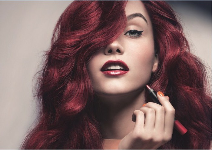 moderne-couleur-rouge-cheveux-idée-tendance-couleur-cheveux
