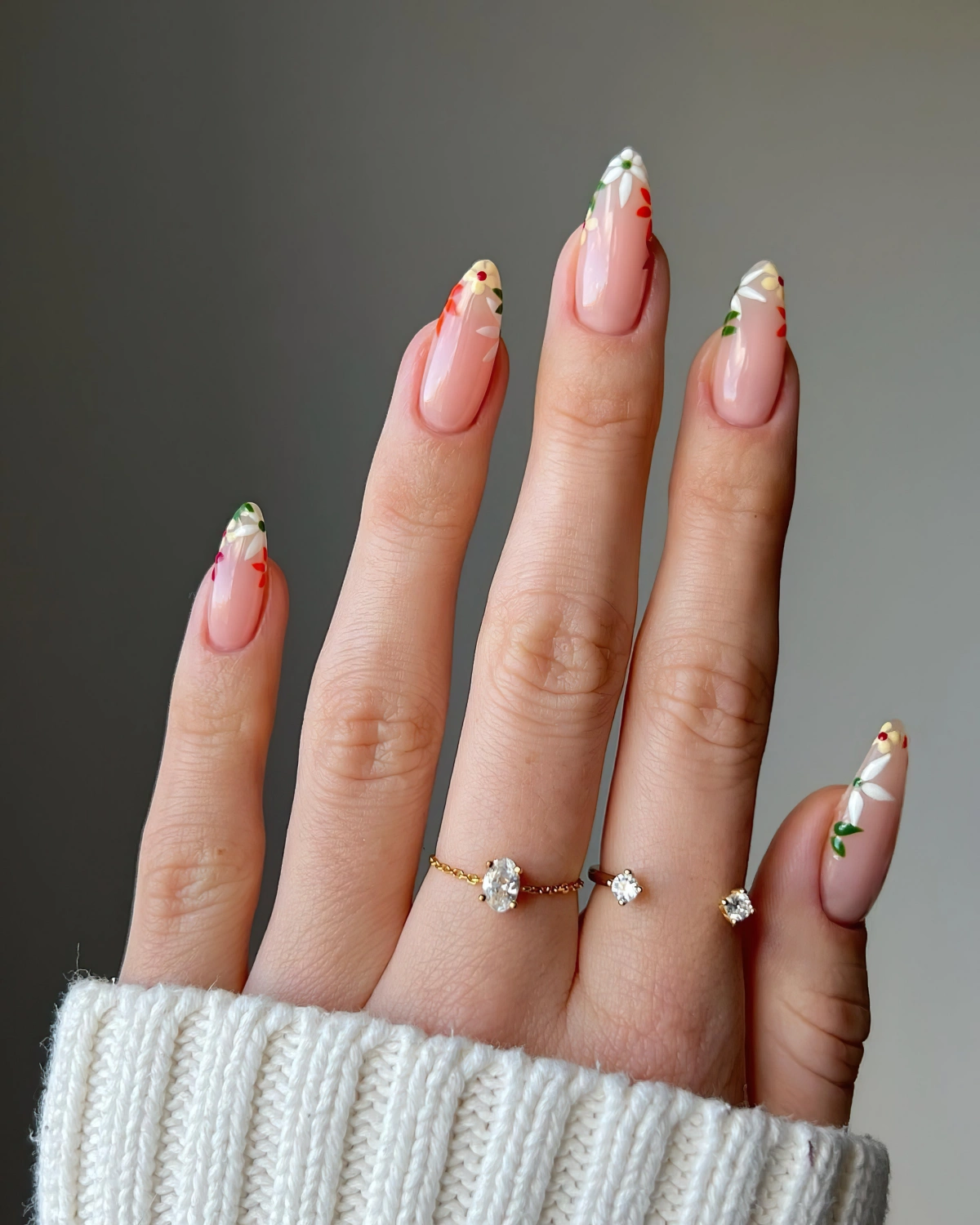 ongles french nail art dessins fleurs pointes base transparente