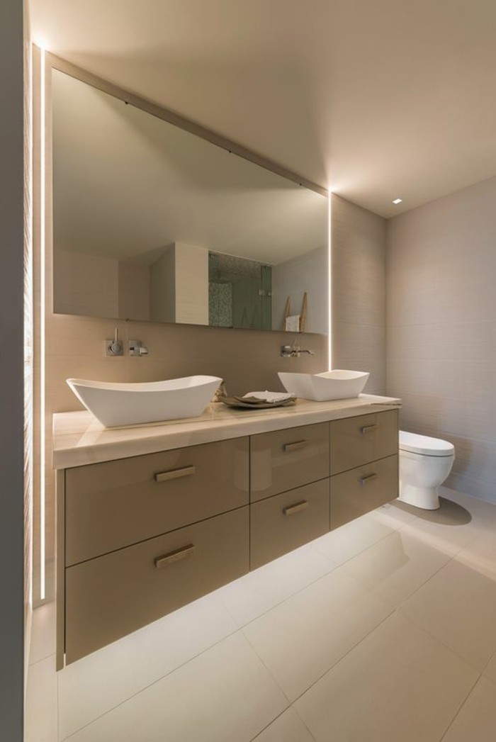 salle-de-bain-couleur-lin-miroir-avec-eclairage-led-meubles-salle-de-bain-laqués