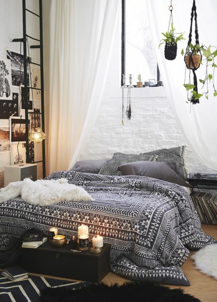 0-chambre-adulte-romantique-deco-avec-bougies-decoratfs-couverture-de-lit-en-blanc-et-noir