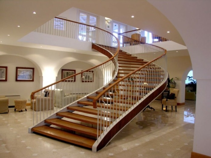 escalier-moderne-escalier-design-élégant-convenable-pour-une-grande-maison