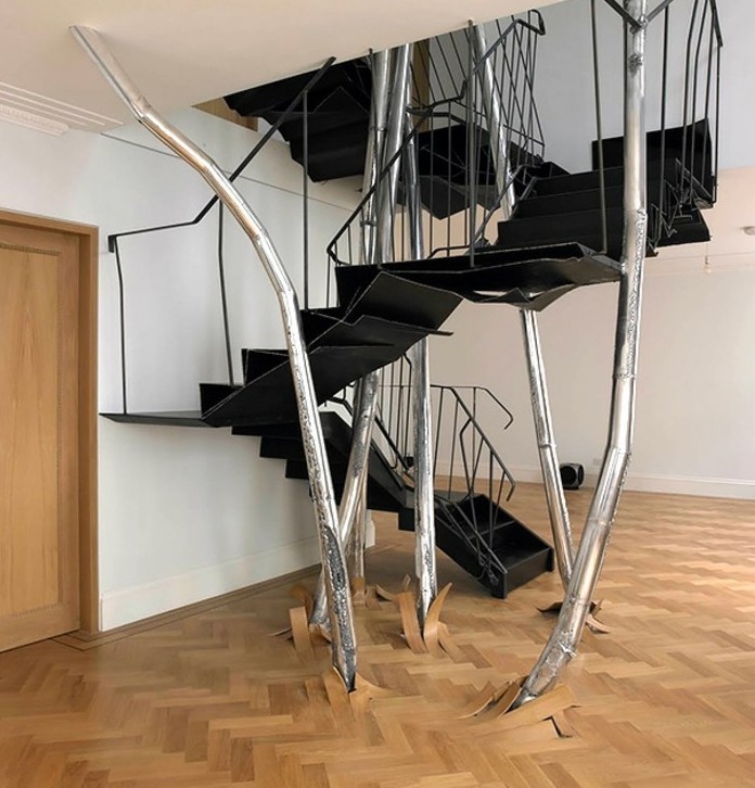 escalier-moderne-sophistiqué-escalier-design-original-en-noir