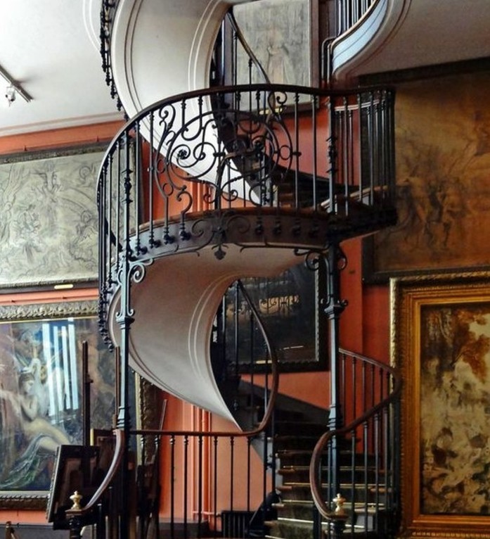 idée-escalier-très-originale-marches-en-bois-garde-corps-en-fer