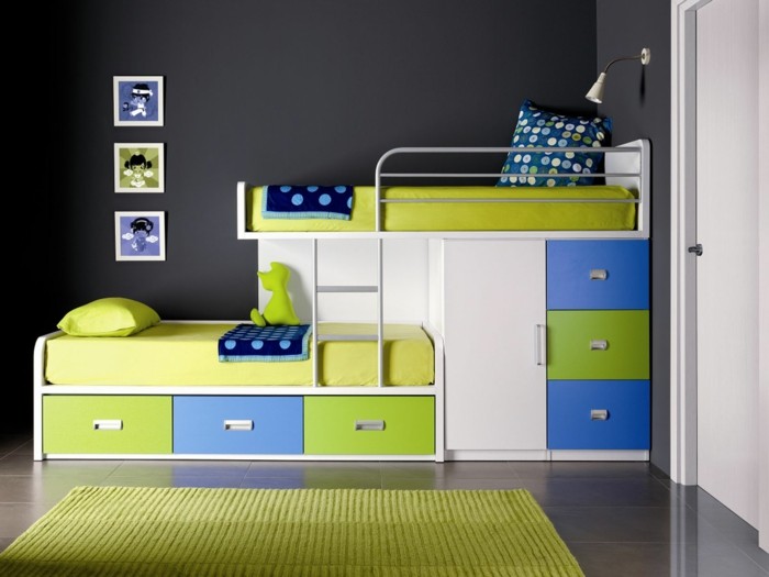 peinture-chambre-enfant-gris-foncé-combiné-avec-des-meubles-en-vert-et-bleu-tapis-vert