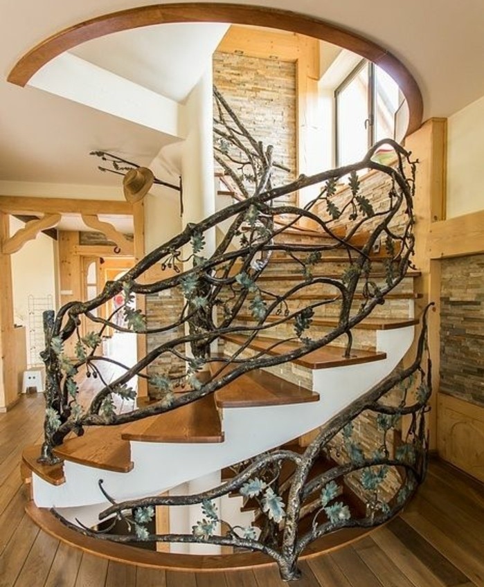 deco-escalier-très-jolie-rambarde-escalier-à-motifs-floraux-élément-déco-extraordinaire