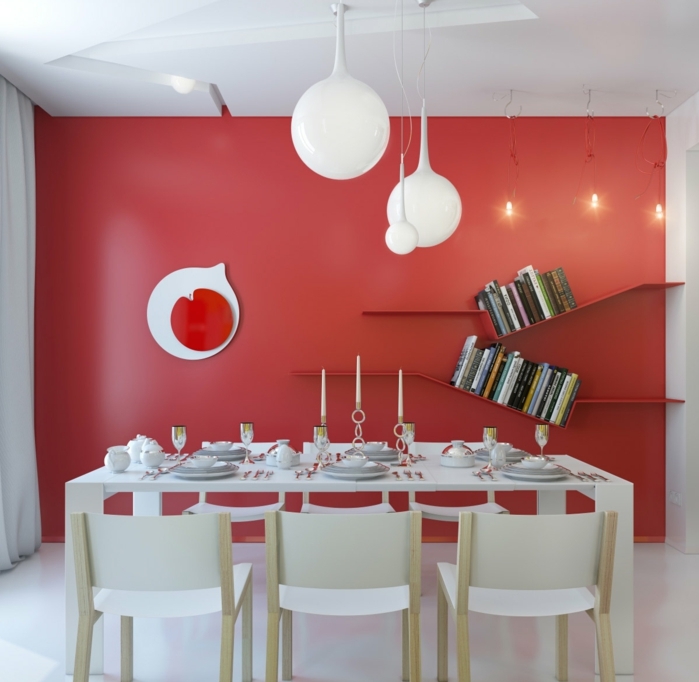peinture-salle-à-manger-blanche-avec-un-mur-d-accent-rouge-étagères-murales-meubles-blancs-une-parfaite-combinaison