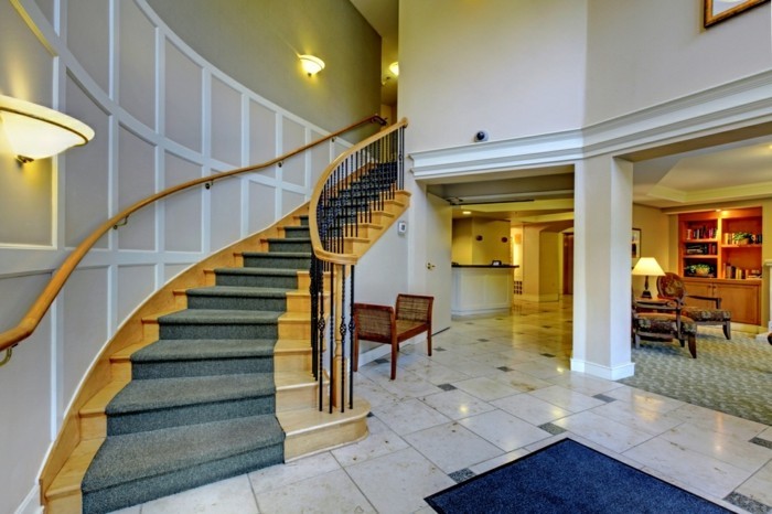 escalier-moderne-escalier-en-bois-idée-tapis-escalier-en-vert