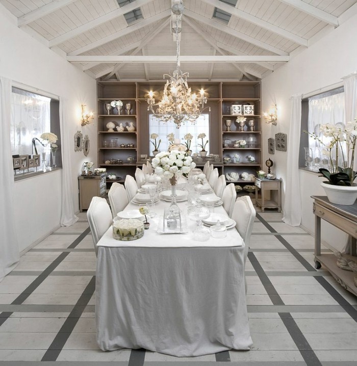 peinture-salle-à-manger-blanche-chaises-et-table-blanches-ambiance-exquise-deco-salle-a-manger-luxe-vaisselier-marron