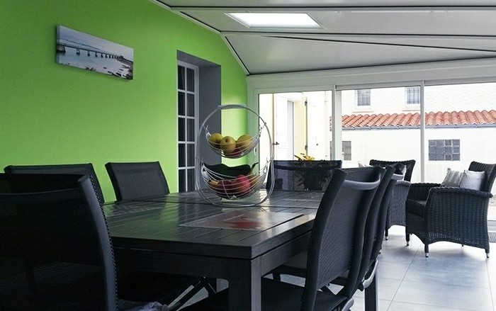akena-veranda-aluminium-grise-veranda-usage-salon-séjour-style-moderne