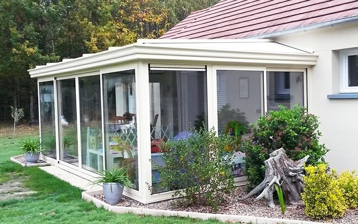 akena-veranda-en-aluminium-modèle-de-veranda-simple-couleur-ivoire