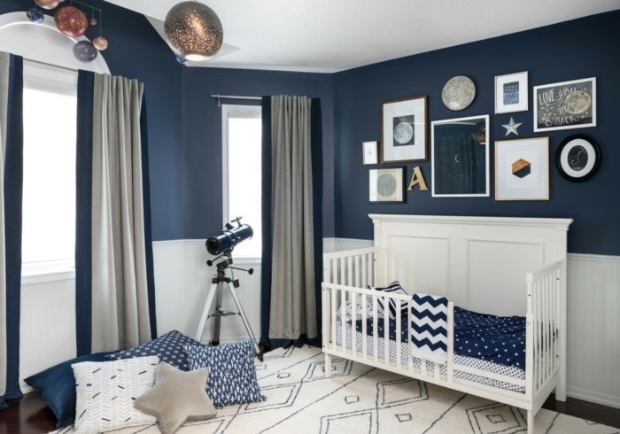 formidable-deco-chambre-bebe-garcon-peinture-chambre-bebe-bleue-jolie-déco-chambre-bebe-inspirée-du-thème-du-ciel-et-des-astres
