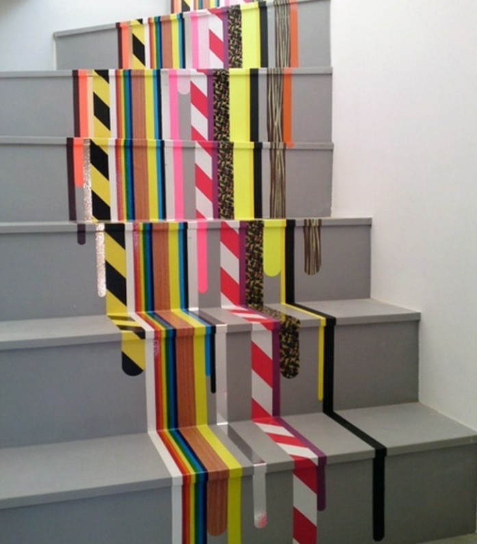 idee-comment-repeindre-un-escalier-escalier-à-bandes-multicolotres-idée-très-créative