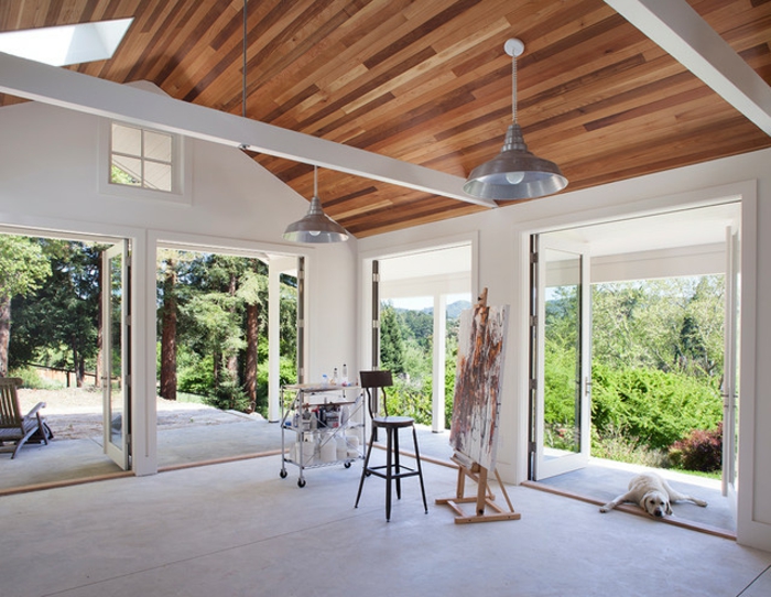 formidable-suggestion-extension-toiture-en-bois-amenagement-veranda-en-atelier-d-artiste-une-vue-à-couper-le-souffle