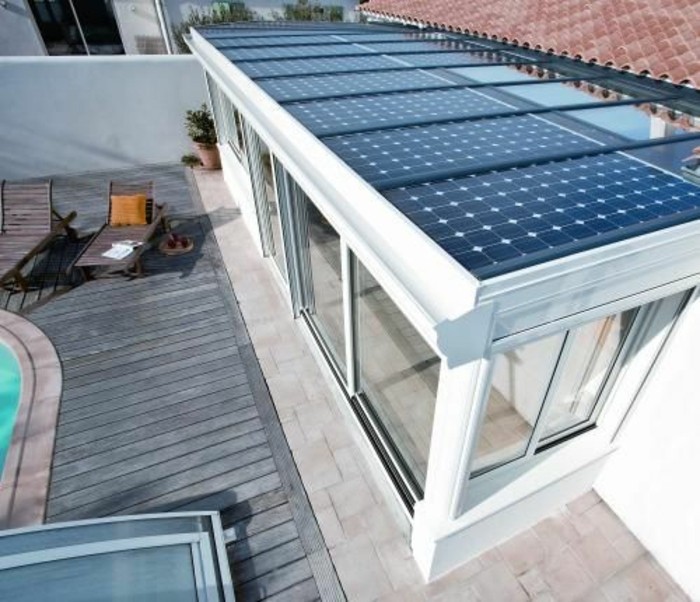 veranda-concept-alu-veranda-avec-des-panneaux-photovoltaiques-intégrés