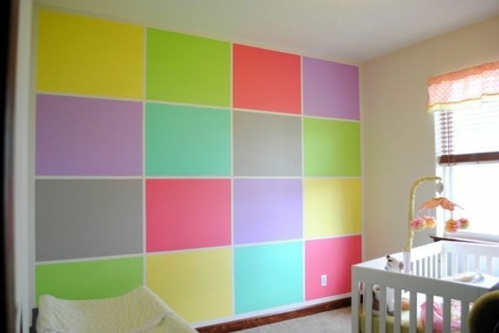 peinture-chambre-bébé-originale-mur-en-rectangles-de-différentes-couleurs-une-ambiance-enjouée