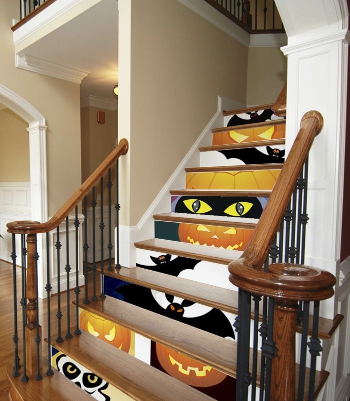 renovation-escalier-idee-peinture-escalier-bois-thématique-deco-peinture-escalier-halloween-idée-extraordinaire