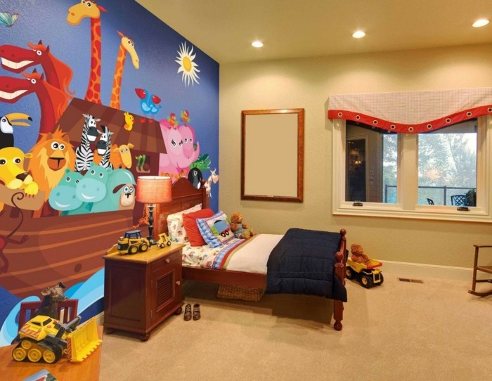peinture-chambre-enfant-jaune-avec-un-mur-d-accent-bleue-avec-un-joli-dessin-d-animaux-ambiance-enjouée