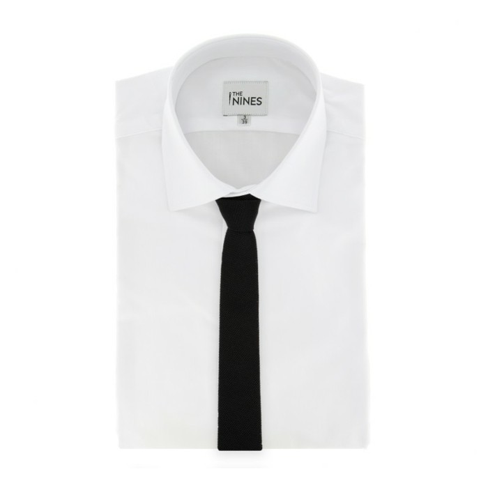cravate-noire-pour-homme-luxde-soie-slim-noire-the-nines-grenadines