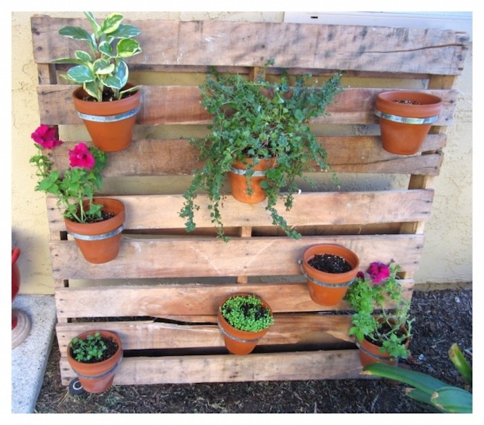 fabriquer-une-jardinière-en-bois-en-palette-pots-fleurs