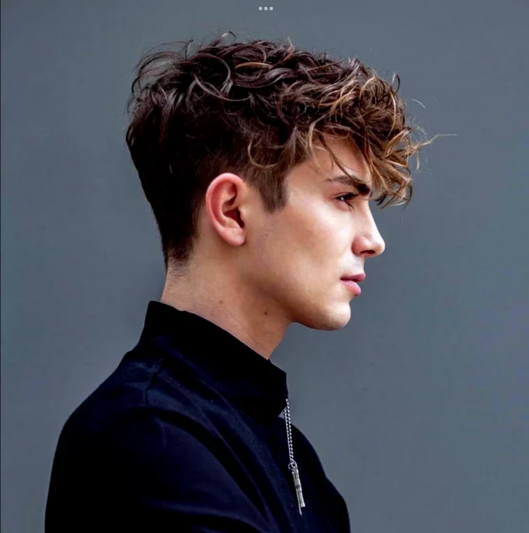 idees de coupe de cheveux homme boucles et degrade