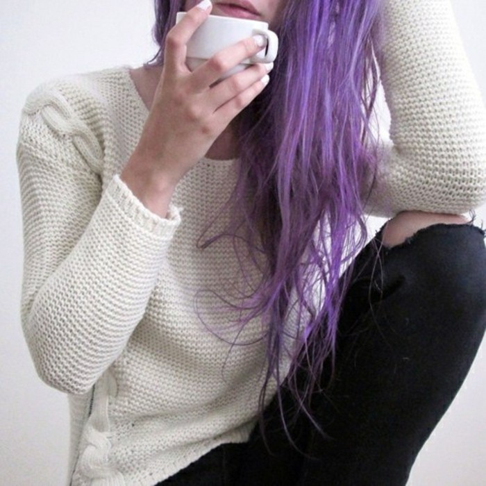 magnifique-coloration-claire-sur-cheveux-foncés-violet-magnifique