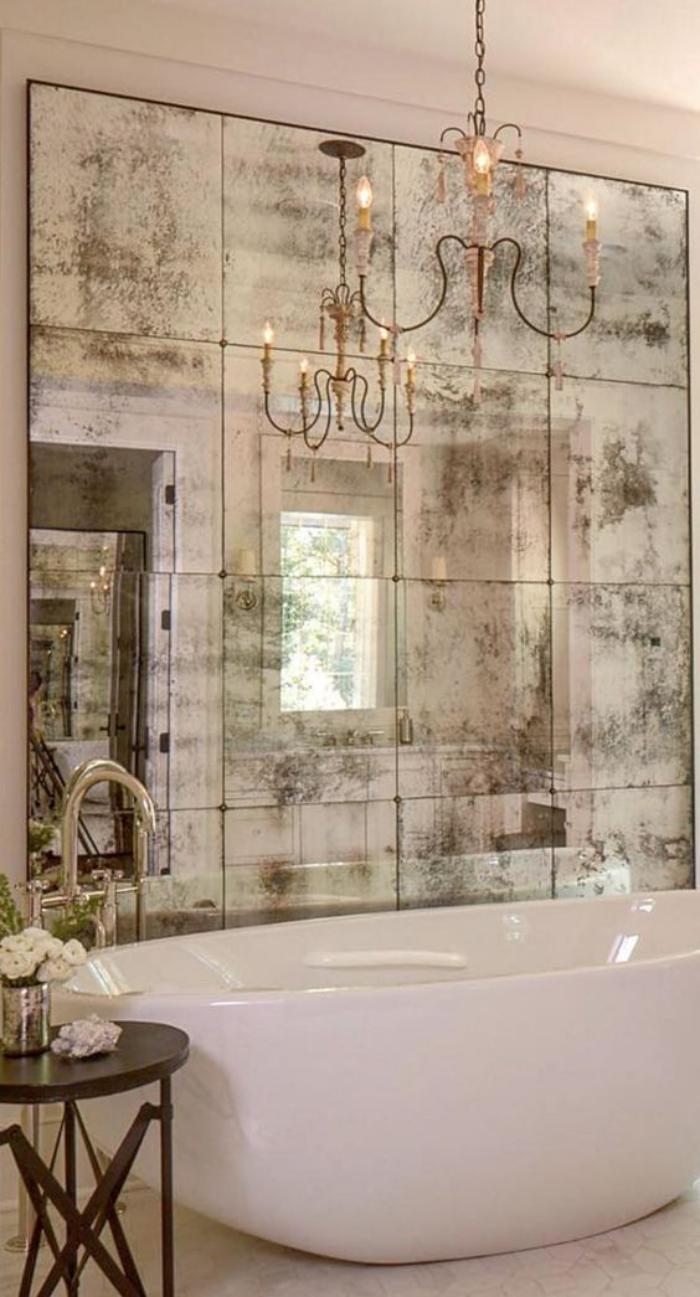 miroir-fenêtre-dans-la-salle-de-bains-design-rectangulaire