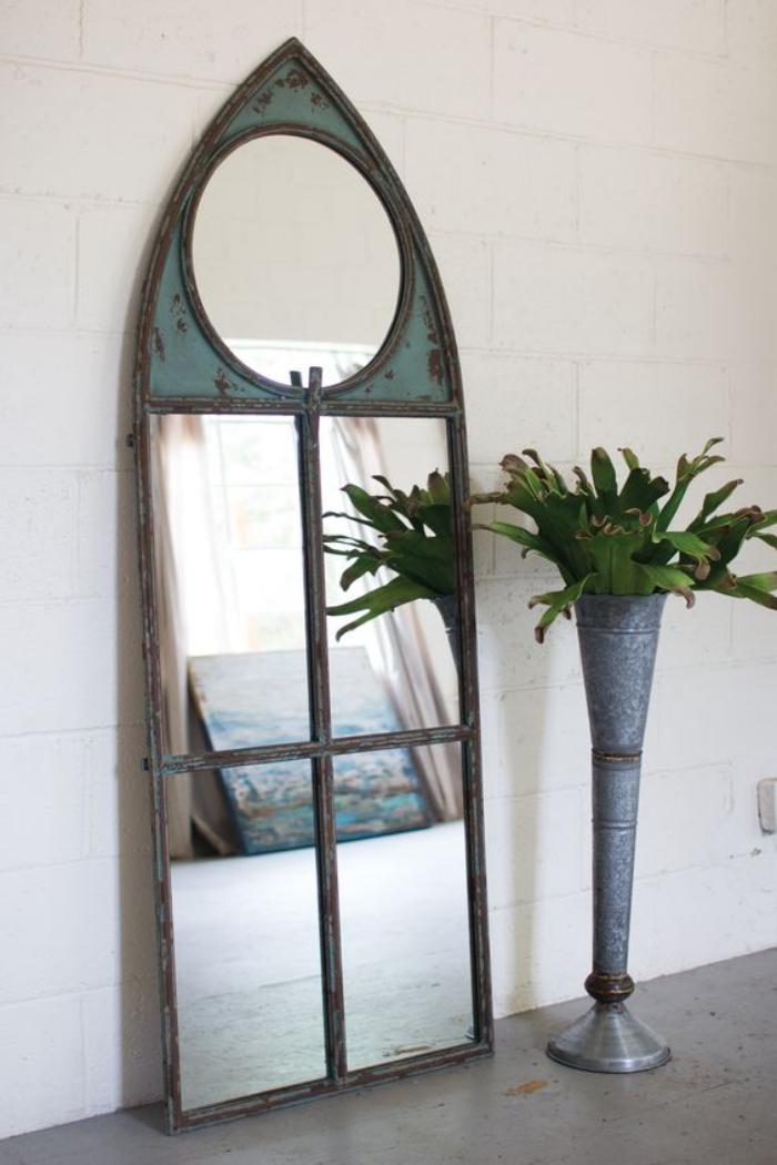 miroir-fenêtre-design-fenetre-ancienne-cadre-métal