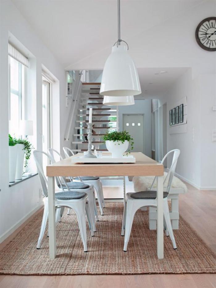 salle-à-manger-scandinave-grande-table-design-scandinave-tapis-en-jute