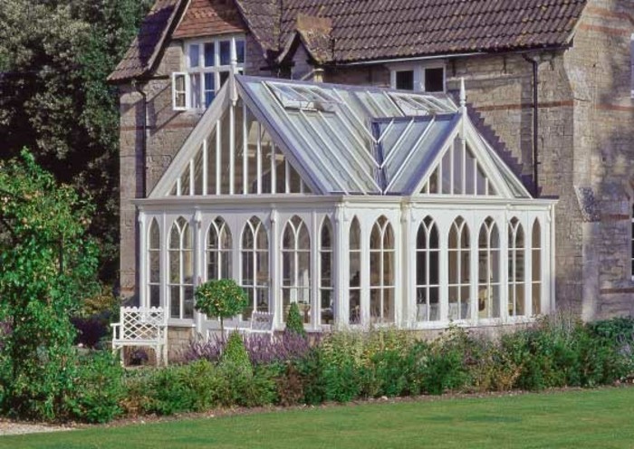 veranda-style-victorien-baies-vitrées-très-élégantes-style-gothique-raffiné
