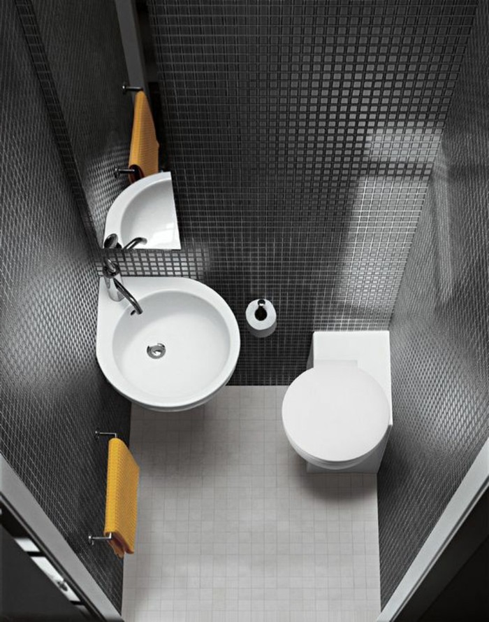 00-idee-salle-de-bain-petite-surface-murs-en-mosaique-noir-amenagement-petite-salle-de-bain-2m2