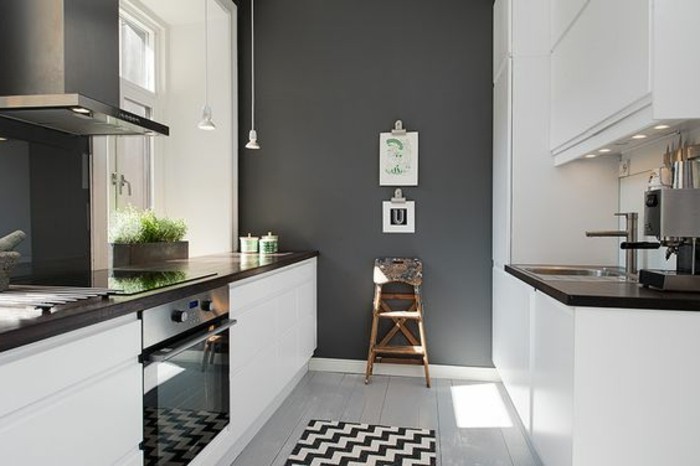 idée-couleur-peinture-cuisine-intéressante-cuisine-blanche-et-grise-lignes-épurées-style-classique