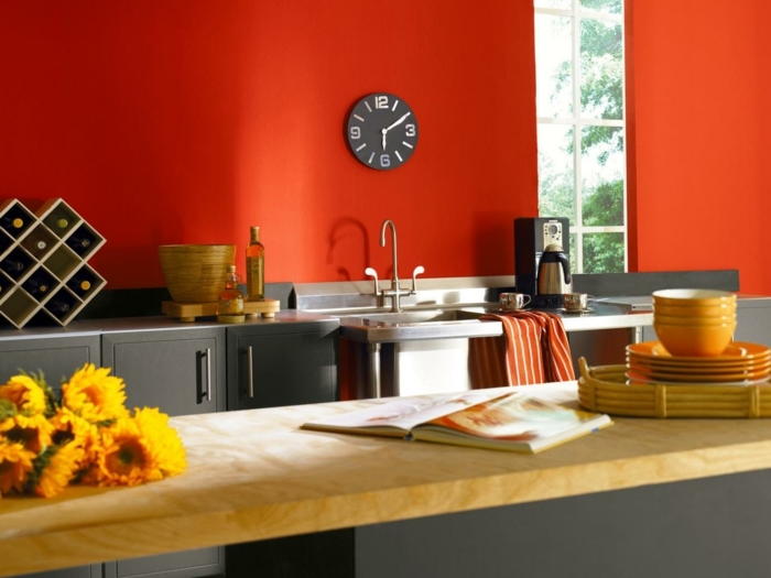 exemple-peinture-cuisine-rouge-peinture-meuble-cuisine-taupe-atmosphère-très-accueillante
