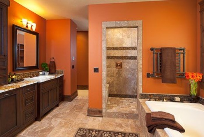 idée-couleur-salle-de-bain-orange-baignoire-à-encastrer-carrelage-double-vasque-à-encastrer-meuble-salle-de-bain-en-bois