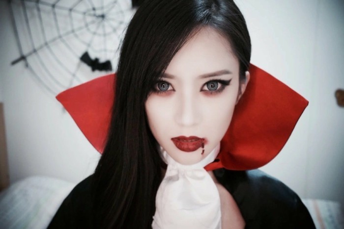 maquillage-halloween-vampire-tres-reussie-look-femme-vampire-a