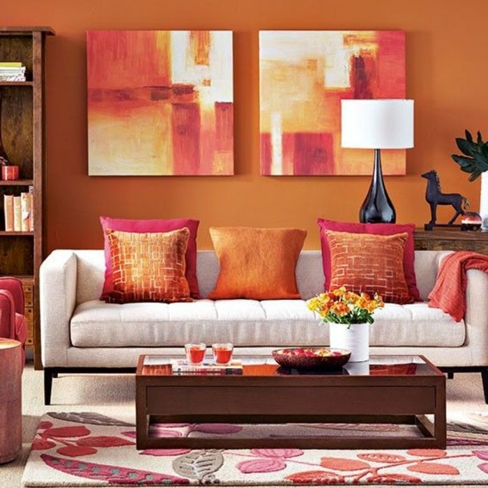 quelle-couleur-choisir-pour-son-salon-idee-peinture-salon-orange-petite-table-en-bois-ambiance-enjouee
