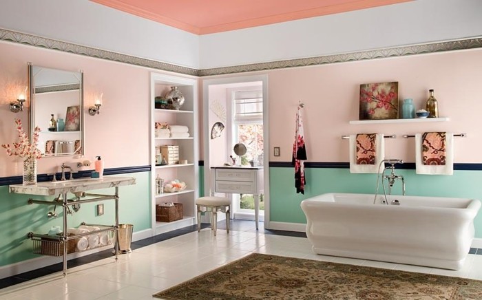 couleur-salle-de-bain-rose-lavabo-console-coiffeuse-blanche-baignoire-à-poser-blanche-jolis-objets-décoratifs