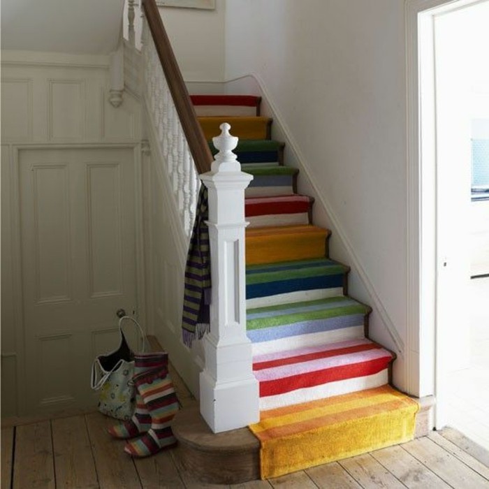 68-tapis-couloir-multicolore-sun-un-escalier