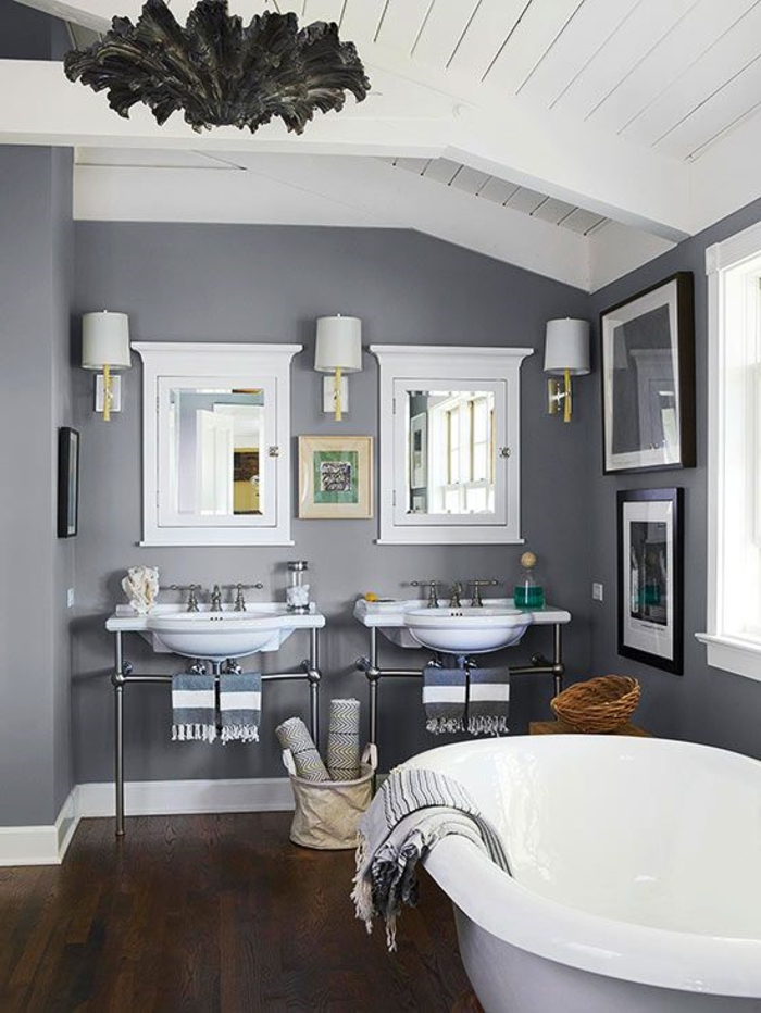 idée-sublime-salle-de-bain-grise-baignoire-à-poser-lavabos-console-très-jolie-décoration