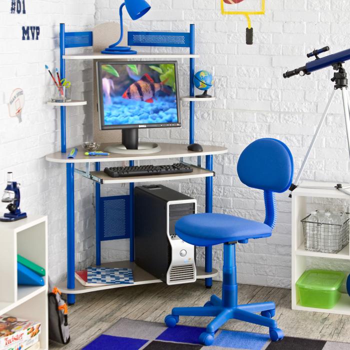 bureau-d-ecolier-bureau-dangle-pour-les-plus-petits-chaise-bleue